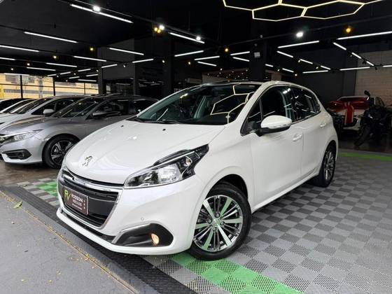 PEUGEOT 208 1.6 GRIFFE 16V FLEX 4P AUTOMÁTICO PEUGEOT 208 1.6 GRIFFE 16V FLEX 4P AUTOMÁTICO